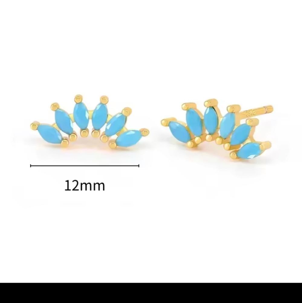 Clear Out 925 Sterling silver Turqoise earrings.the Color Of The Ear Is Gold